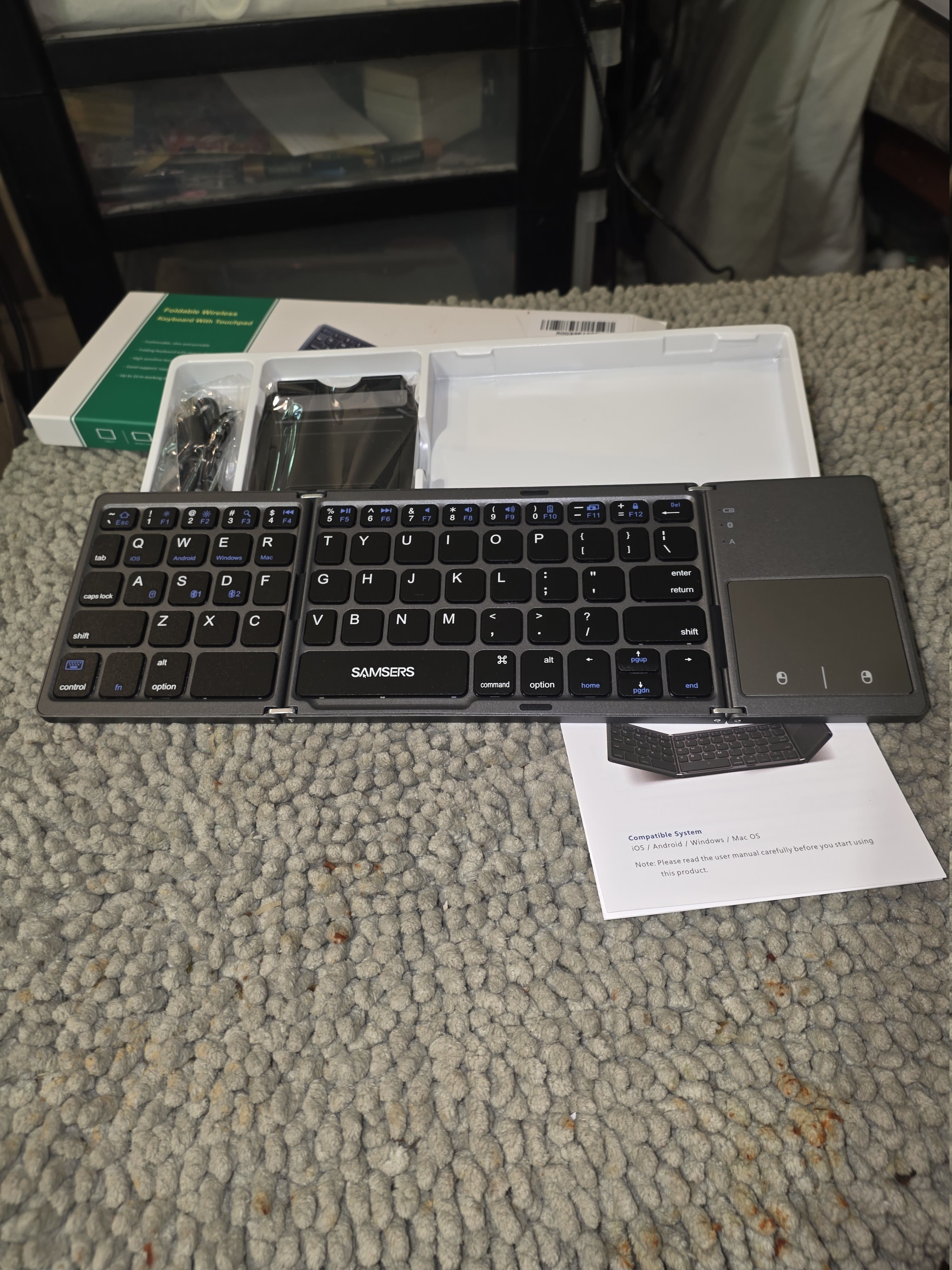 Foldable Wireless Keyboard with Touchpad